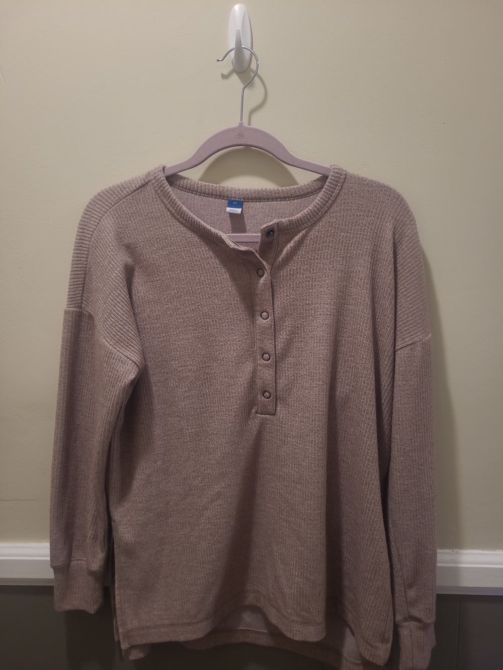 Old Navy Long-Sleeve Crew-Neck Henley T-ShirtMushroom Womens XS